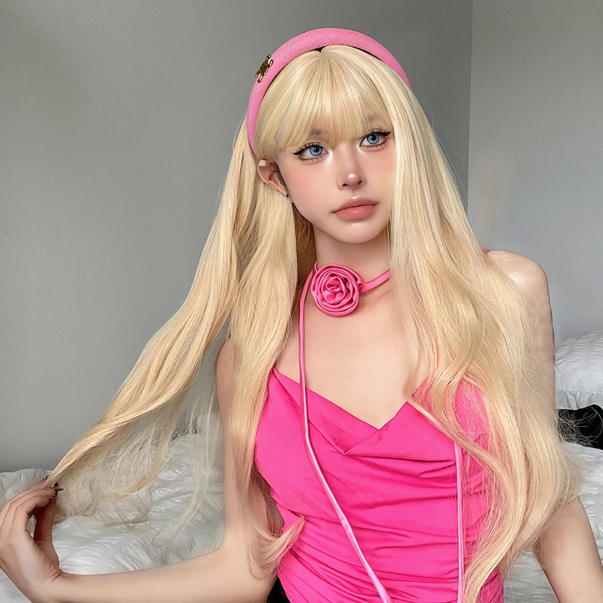 Long Blonde Wavy Synthetic Wigs